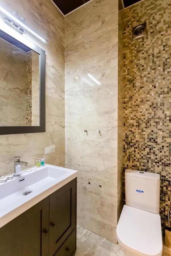 3Bd-2Bth Apartment In Tbilisi City Center Exteriör bild