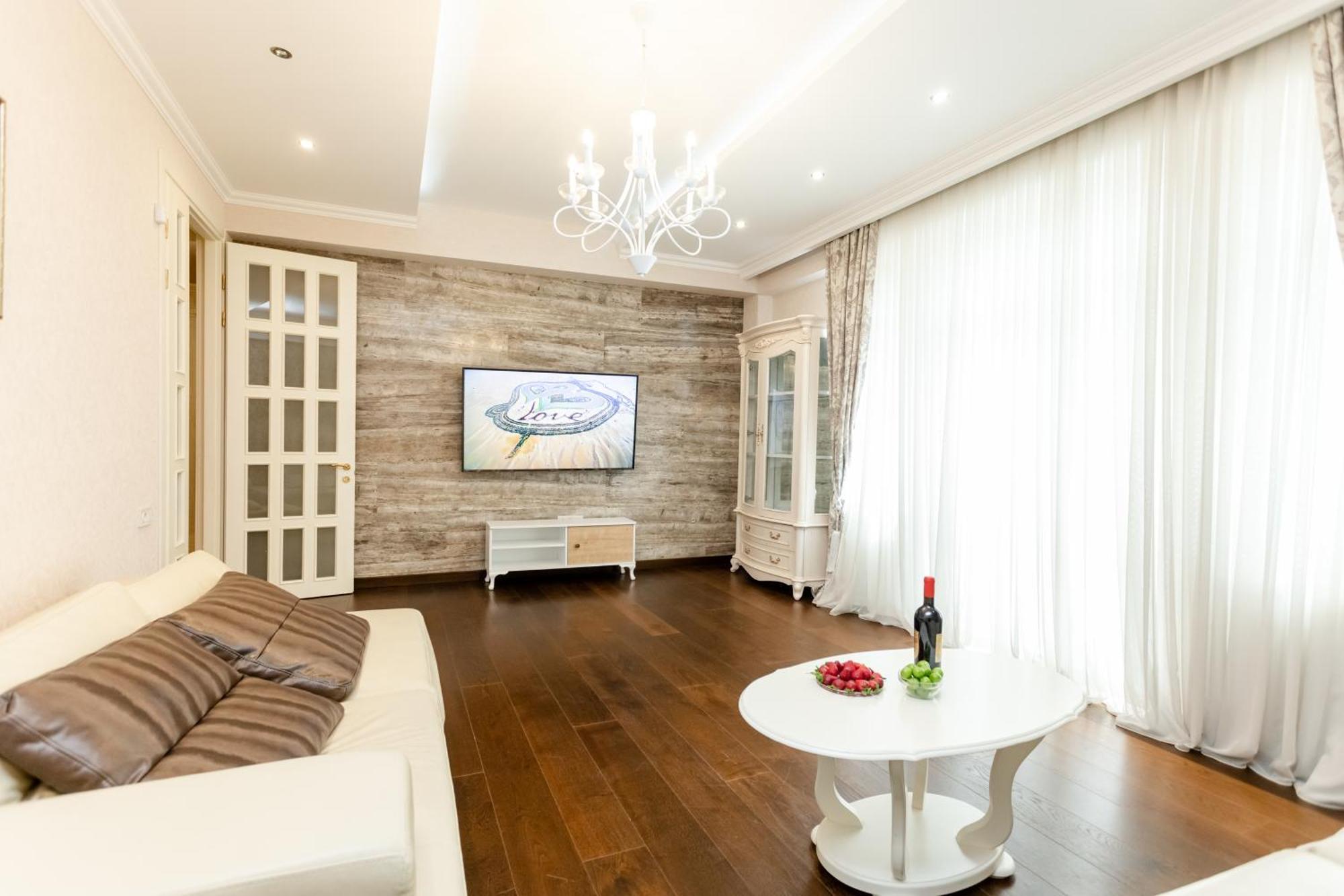 3Bd-2Bth Apartment In Tbilisi City Center Exteriör bild